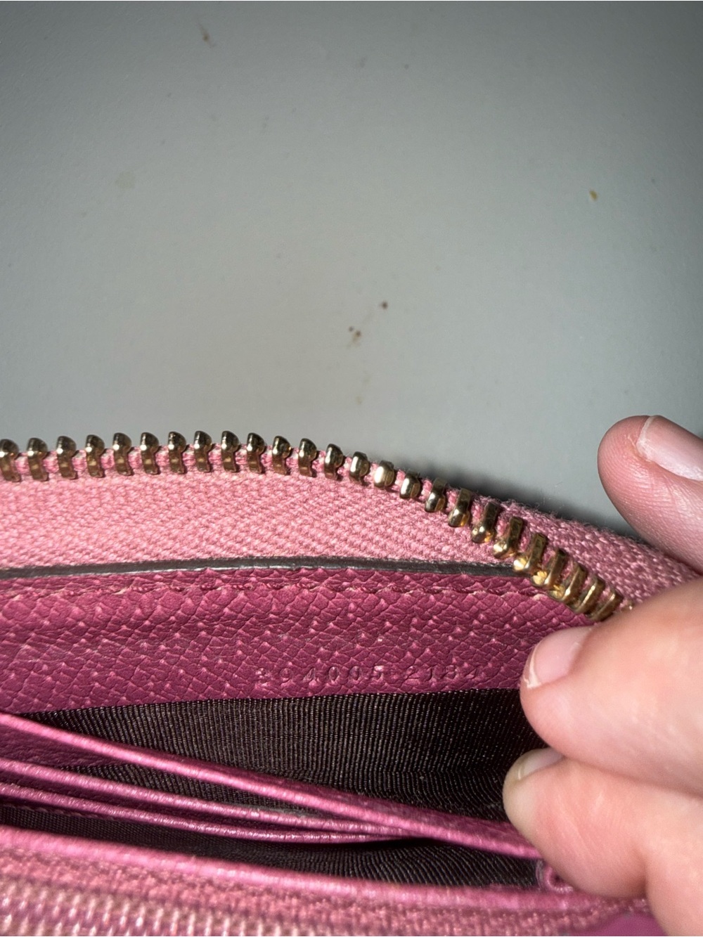 Gucci Beige Monogram Zip Wallet with Pink Leather Trim - Picture 6 of 6